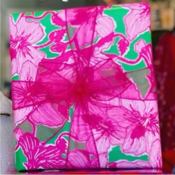 Lilly Pulitzer Hibiscus Floral Print Gift Wrap Wrapping Paper NWT In Kelly Green - Picture 3 of 8